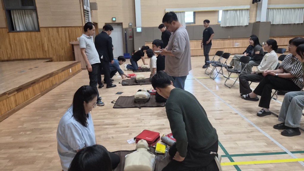 경남**여자고등학교 교직원 대상 심폐소생술 등 구조 및 응급처치 안전교육
