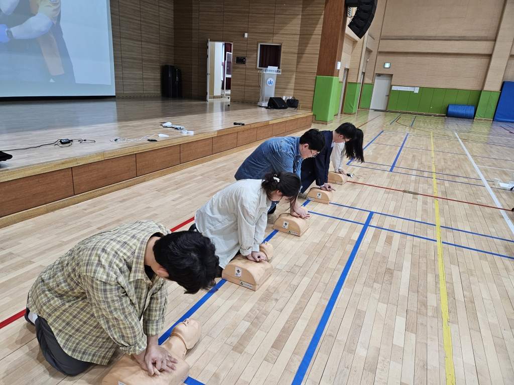 포항**초등학교 교직원 대상 심폐소생술 등 구조 및 응급처치 안전교육