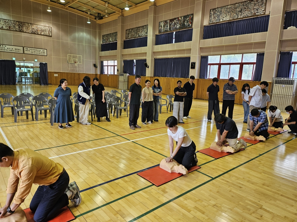 경남**고등학교 교직원 대상 심폐소생술 등 구조 및 응급처치 안전교육