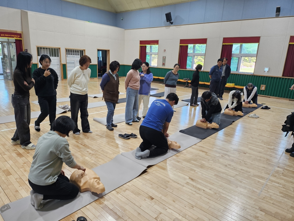 진*이*성초등학교 교직원 대상 심폐소생술 등 구조 및 응급처치 안전교육
