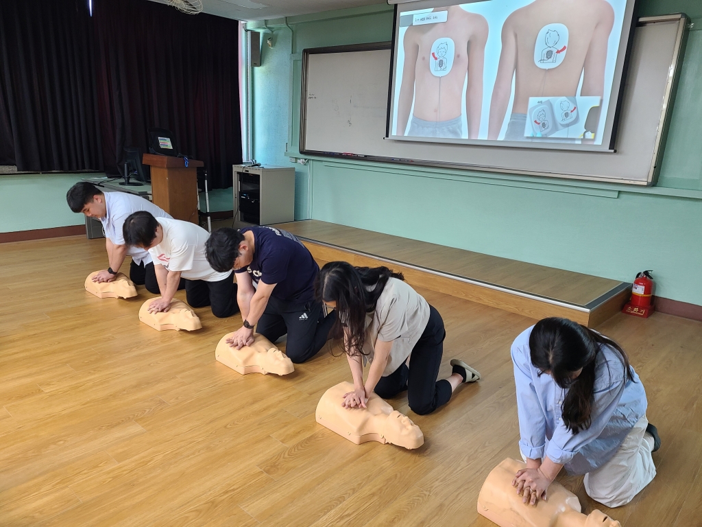경*하*여자고등학교 교직원 대상 심폐소생술 등 구조 및 응급처치 안전교육
