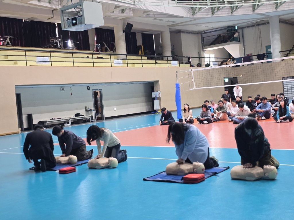 진*동*고등학교 교직원 대상 심폐소생술 등 구조 및 응급처치 안전교육