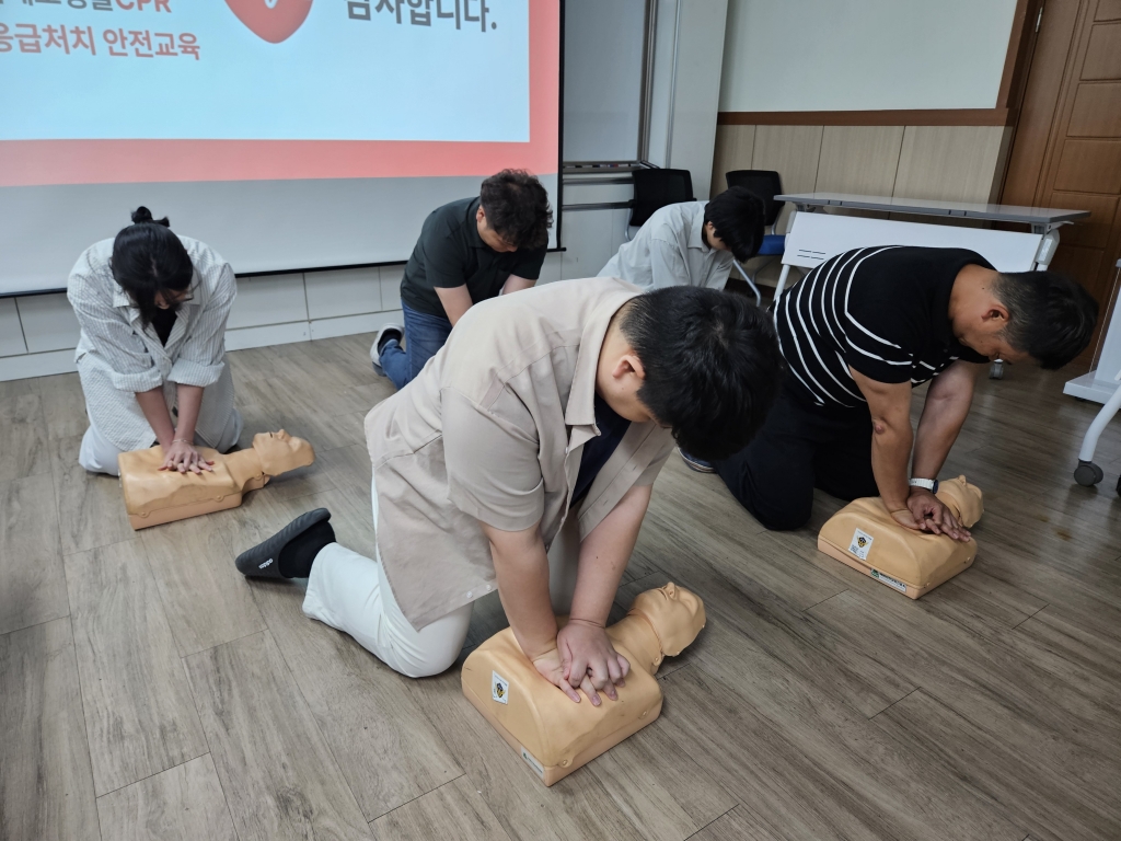 경남***여자고등학교 교직원 대상 심폐소생술 등 구조 및 응급처치 안전교육