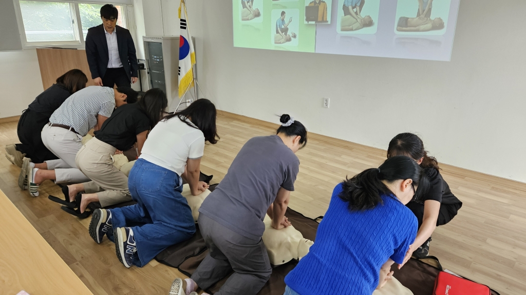 부*동*공업고등학교 교직원 대상 심폐소생술 등 구조 및 응급처치 안전교육