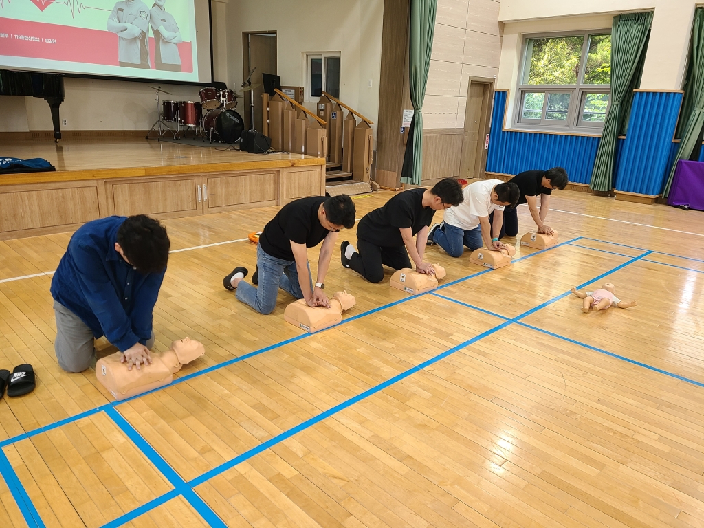 대*달*벌고등학교 교직원 대상 심폐소생술 등 구조 및 응급처치 안전교육