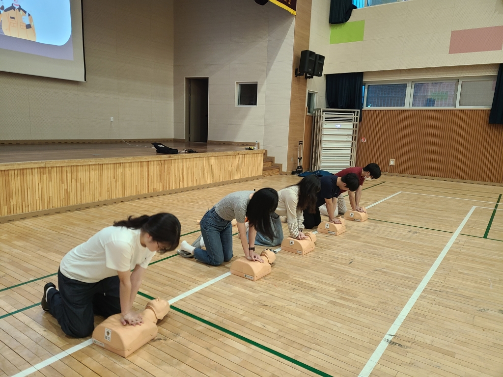 하*화*중학교 교직원 대상 심폐소생술 등 구조 및 응급처치 안전교육