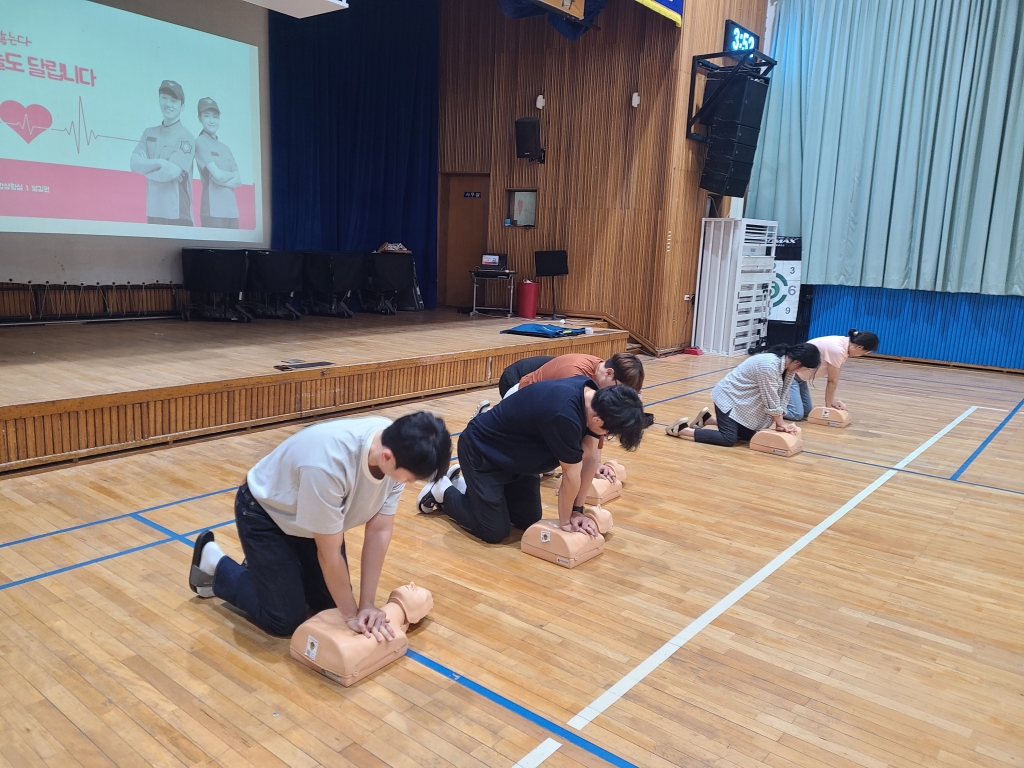 창*남*초등학교 교직원 대상 심폐소생술 등 구조 및 응급처치 안전교육