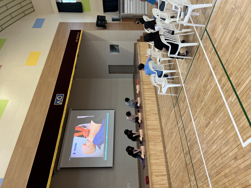 하*화*중학교교직원 대상 심폐소생술 등 구조 및 응급처치 안전교육