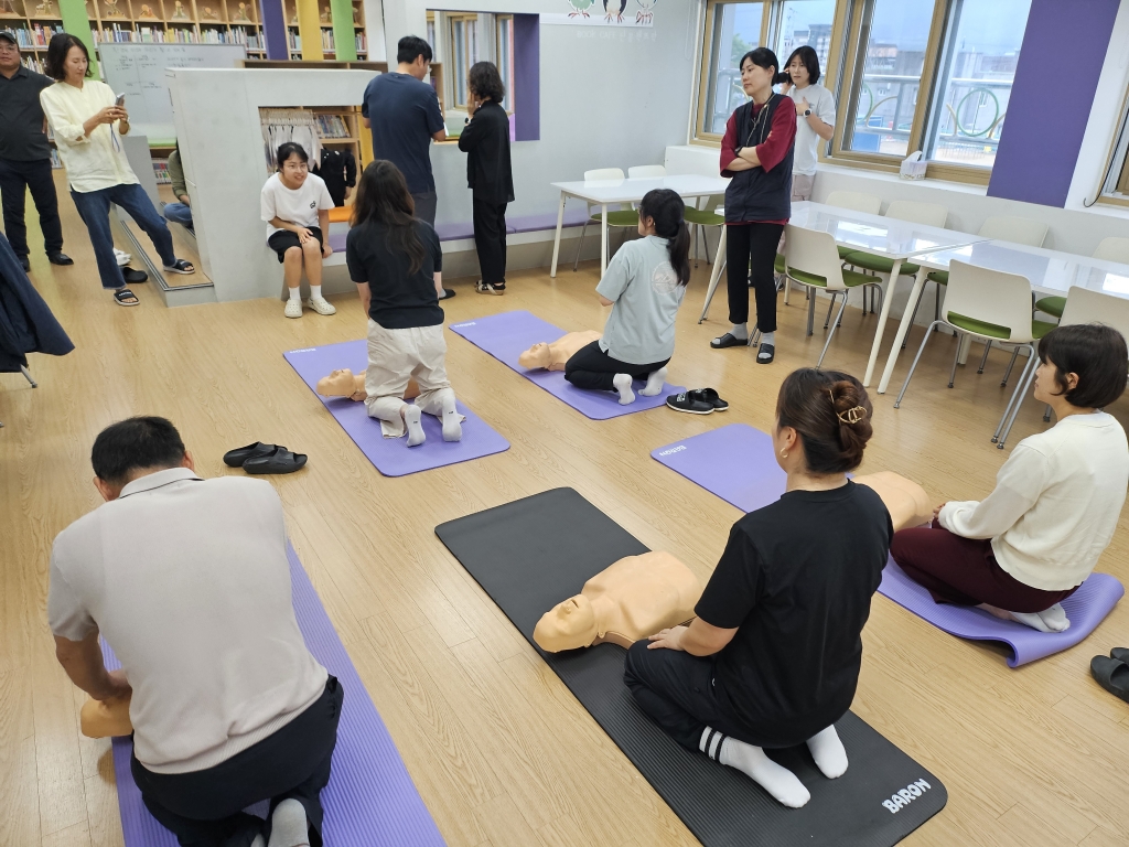 합*초*초등학교 교직원 대상 심폐소생술 등 구조 및 응급처치 안전교육
