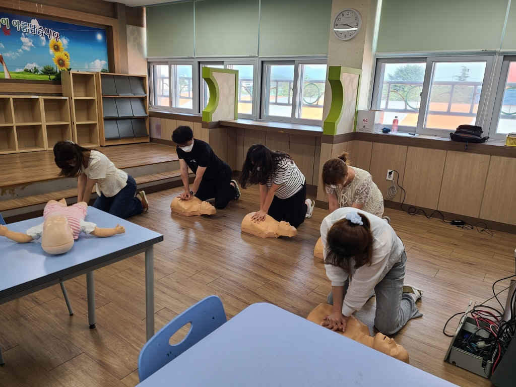 창*대*초등학교 교직원 대상 심폐소생술 등 구조 및 응급처치 안전교육